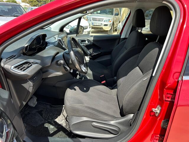 PEUGEOT 208 ALLURE 1.2 E-THP AUTO SPANISH LHD IN SPAIN 82000 MILES SUPERB 2015